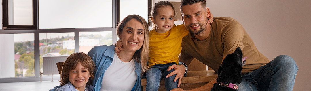 Familia sonriendo